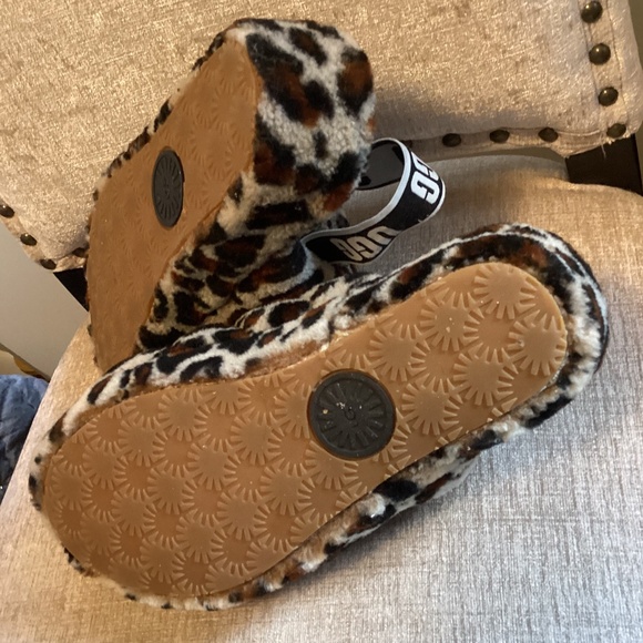 UGG Fluff Yeah slippers/shoes in leopard print - size 9 - Picture 5 of 10